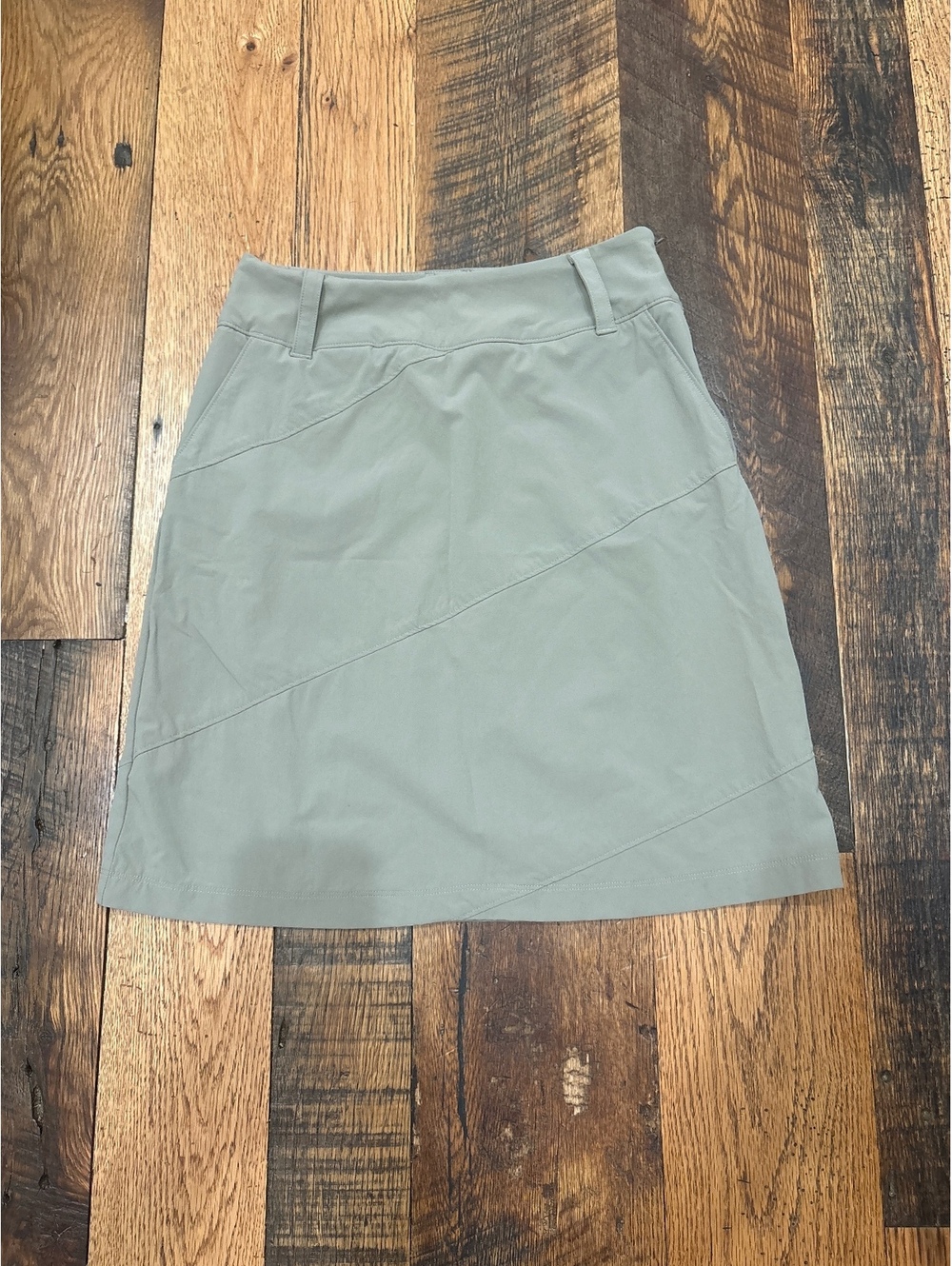 Isis skirt khaki 2 nwot. Gorpcore, granola girl, hiking, technical